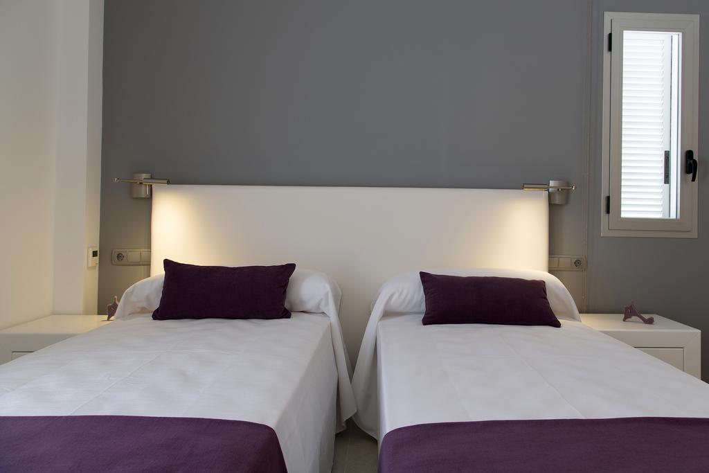 Apartamentos Proa - Emar Hotels Only Adults 에스푸홀스 객실 사진