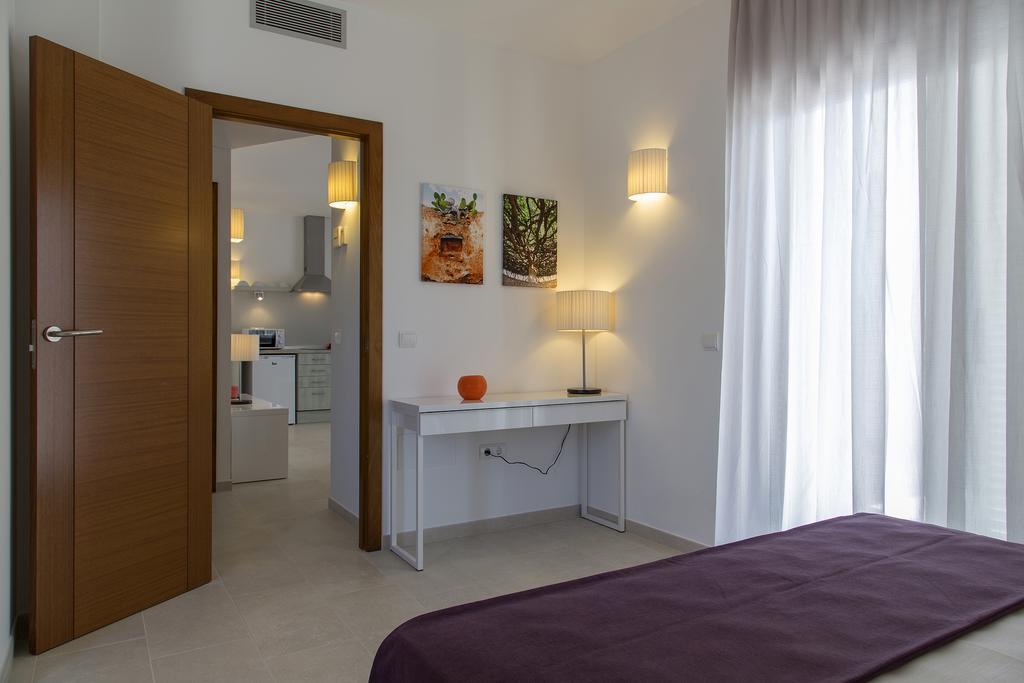 Apartamentos Proa - Emar Hotels Only Adults 에스푸홀스 객실 사진