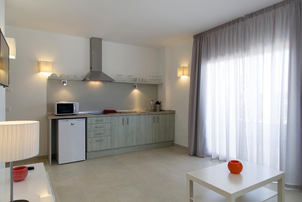 Apartamentos Proa - Emar Hotels Only Adults 에스푸홀스 객실 사진