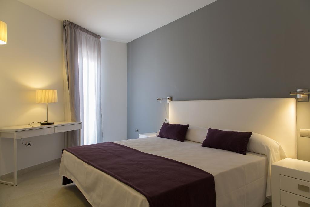 Apartamentos Proa - Emar Hotels Only Adults 에스푸홀스 객실 사진
