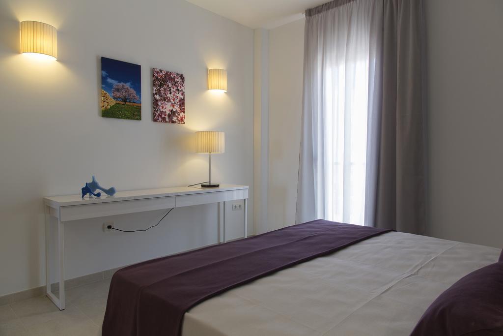 Apartamentos Proa - Emar Hotels Only Adults 에스푸홀스 객실 사진